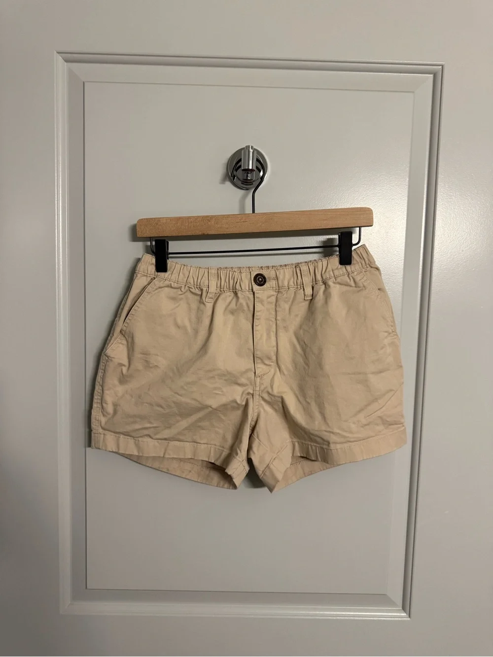 chubbies Men's Khaki Elastic Waist Casual Shorts